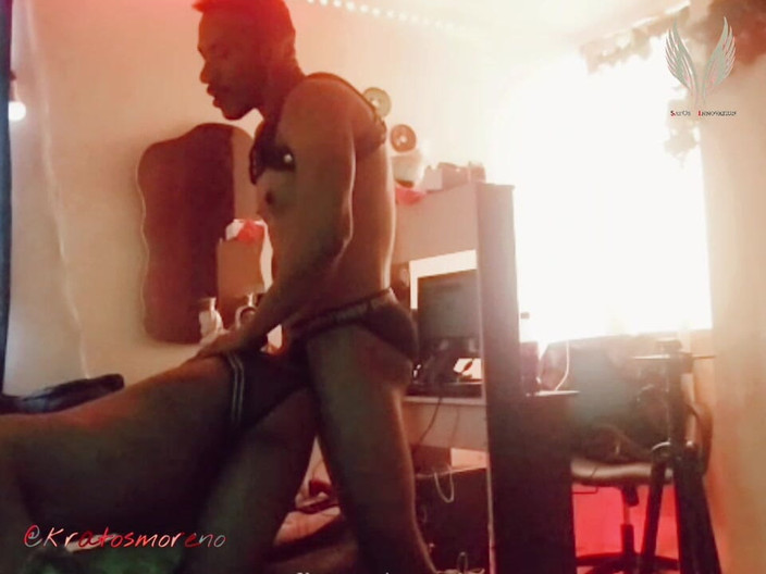 Kratosmoreno: 크라토스의 빈번한 장난감