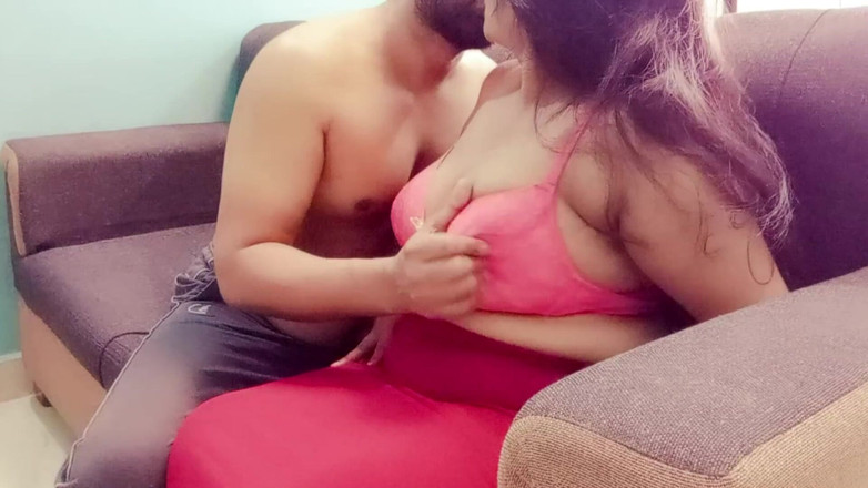 Your Arya: 我把衣服送给我邻居的老婆并狠狠地操了她