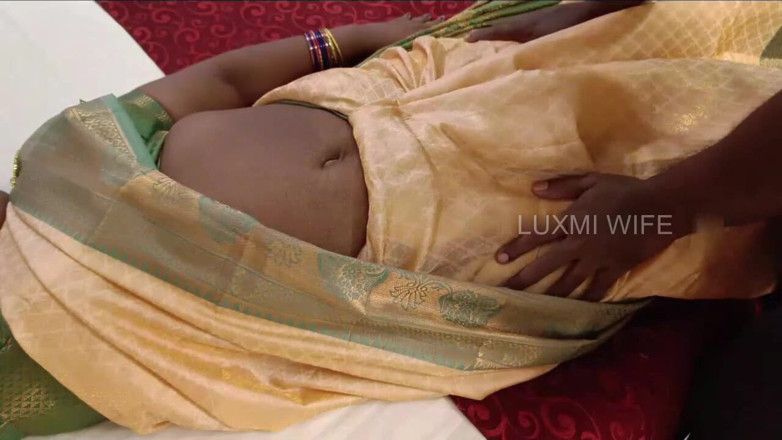 Luxmi Wife: เย็ดแม่เลี้ยงเพื่อนในผ้าสไบ - 1