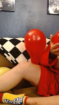 000000 Un ballon jaune rouge suce