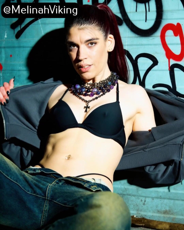 Melinah Viking: Graffiti Queeb Shoot