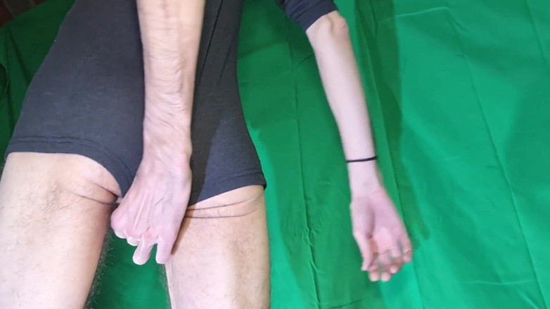 HeIsSooThin: Doar un tricou și destul de un pic de Precum