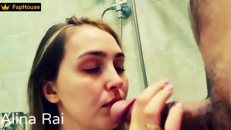 Alina Rai: Una giovane figliastra è andata nella jacuzzi per papà, prendendo il...