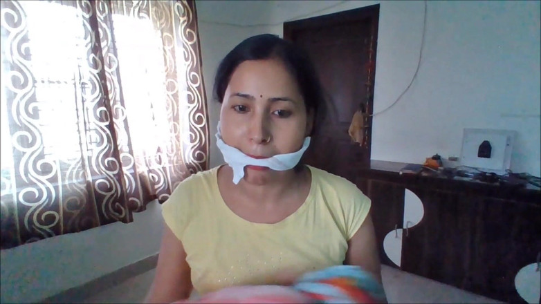Selfgags classic: Consejos de náuseas indias de Kiraneya: ¡cómo mantener a una chica...