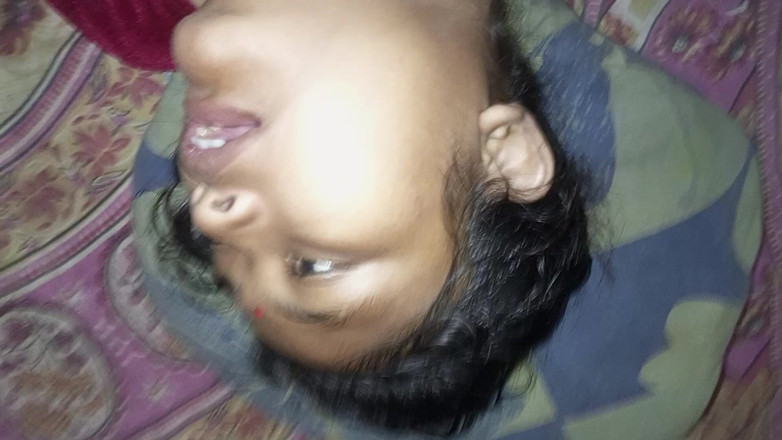 Mridulmadhu: Ranní sex s nevlastní sestrou. Byla velmi překvapená, ale nevadilo...