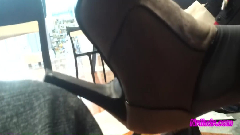 Nyllady: I baren strök min man med mina grå ministövlar