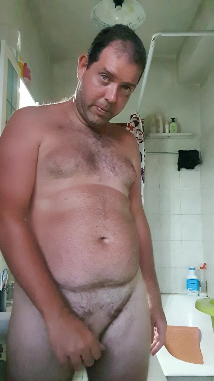 Mirko2589: Semua telanjang di kamar mandi