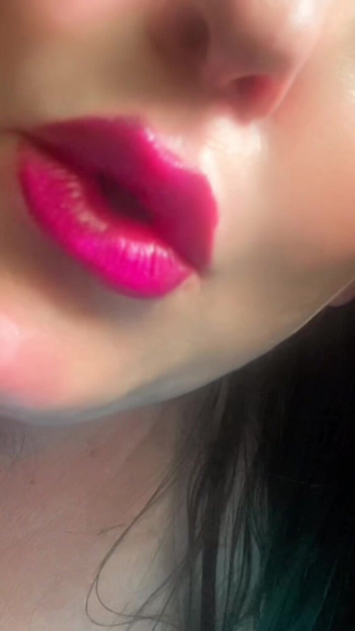 SanDiego8383: Fumando calde labbra seducenti rosa e beatitudine di vapore al...