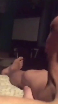 Handjob im bett