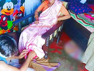 Rakul008: India ama de casa seduce y folla duro con su...