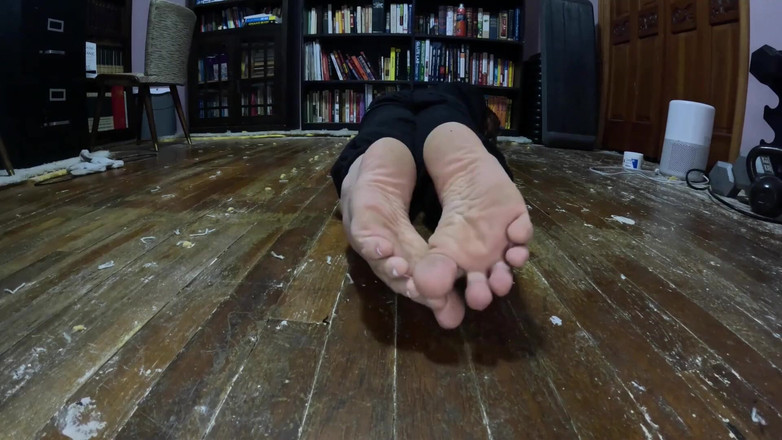 Mr Dimples: Mistr tě udělá na jeho chodidla - FOOT JOI