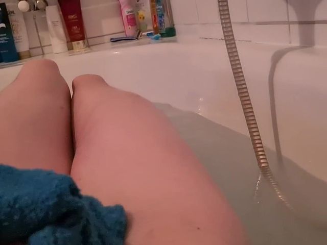 Made This Hot Video of Me Bathing and Teasing You with My Pretty Eyes (Prettyboi2000x)