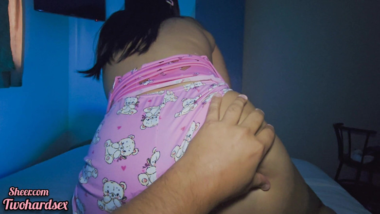 Teen sex 66: Eyvah, sanırım üvey kızımı prezervatifsiz hamile bıraktım