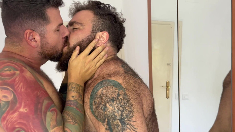 Anton Brazil: Bir ayı tarafından sevişildi