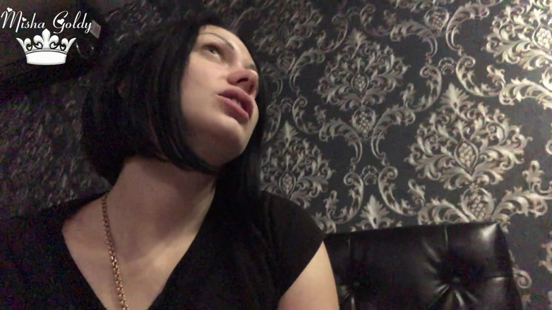 Goddess Misha Goldy: Încuindu-i pe perverșii virgini