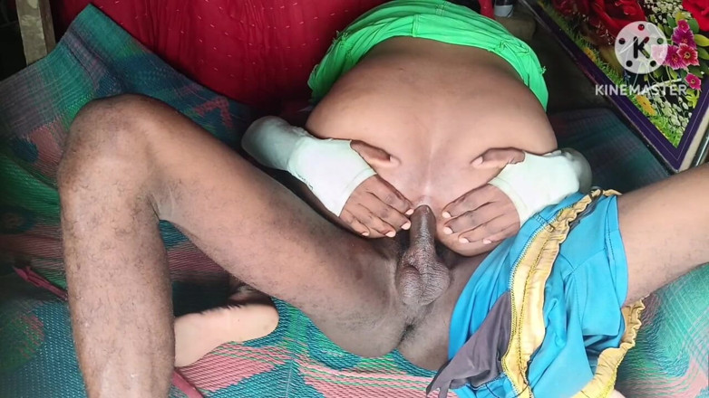 Nenika: Ošukal zadek Desi Bhabhi ze sousedství