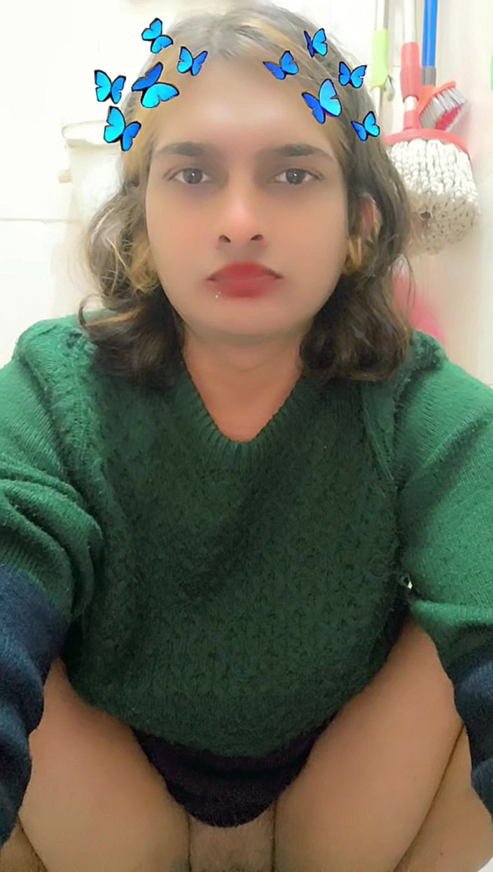 Zoyasazadai: Zoya Shezadi v obývacím pokoji si užívá, když se sama...