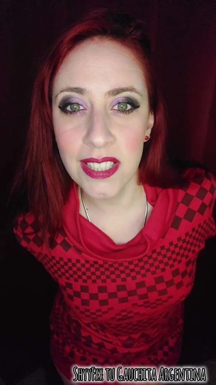 Tu Gauchita Argentina: La tua sorellastra calda prova costumi sexy per te! JOI...