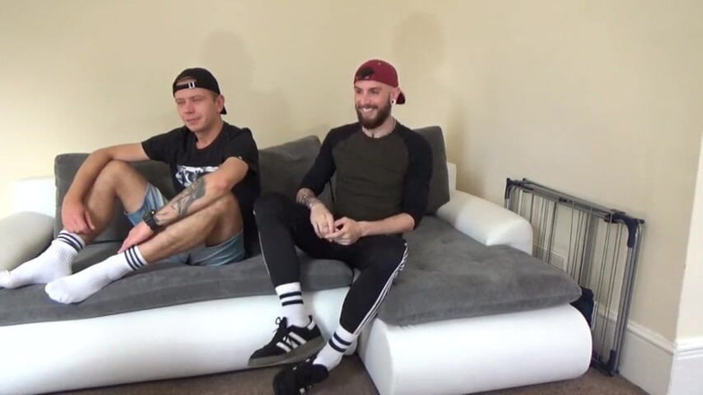 Gaybareback: Webcam Oscar Wood bị anh chàng xăm mình đụ không bao...