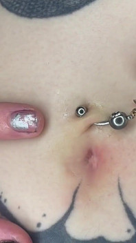 Leche dentro de mi ombligo fetiche glitterqueen1999