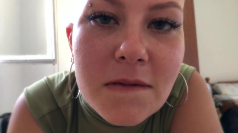 Vilu_and_Mi: Vilu Vidish Eye Contact Handjob POV