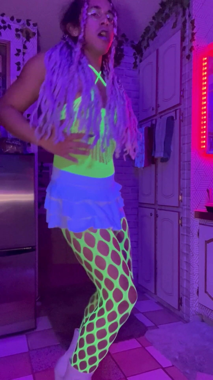 TSJade95: Hagamos el rave babycakes