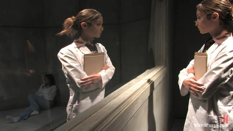 Wired Pussy by Kink: Sunnydale निरोध सुविधा