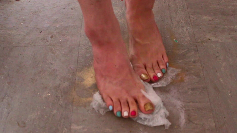 Lilly Disgrace: pisoteando burbuja
