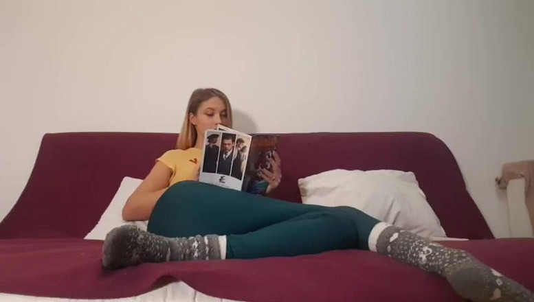 Erotic Tanya: Sora vitregă Lectură și pârțuri