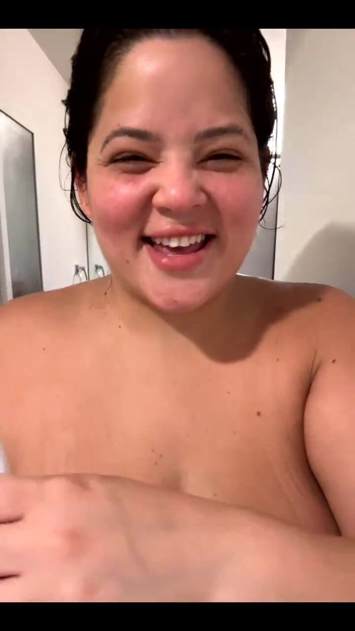 Dani Valentina: Transmisie în direct cu Dani Valentina