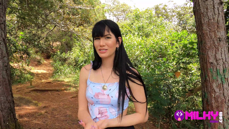 Milky Peru: Yenifer Chp - Beautiful Girl Has Sex in the Forest with...