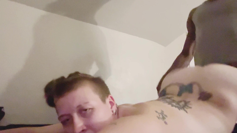 Thekookiejar: 배관공은 외로운 주부 파이프를 해결하기 위해 온다