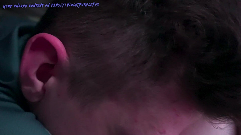 VioletPurpleFox: ねえハッピーマン - 私のおっぱいを舐めてください