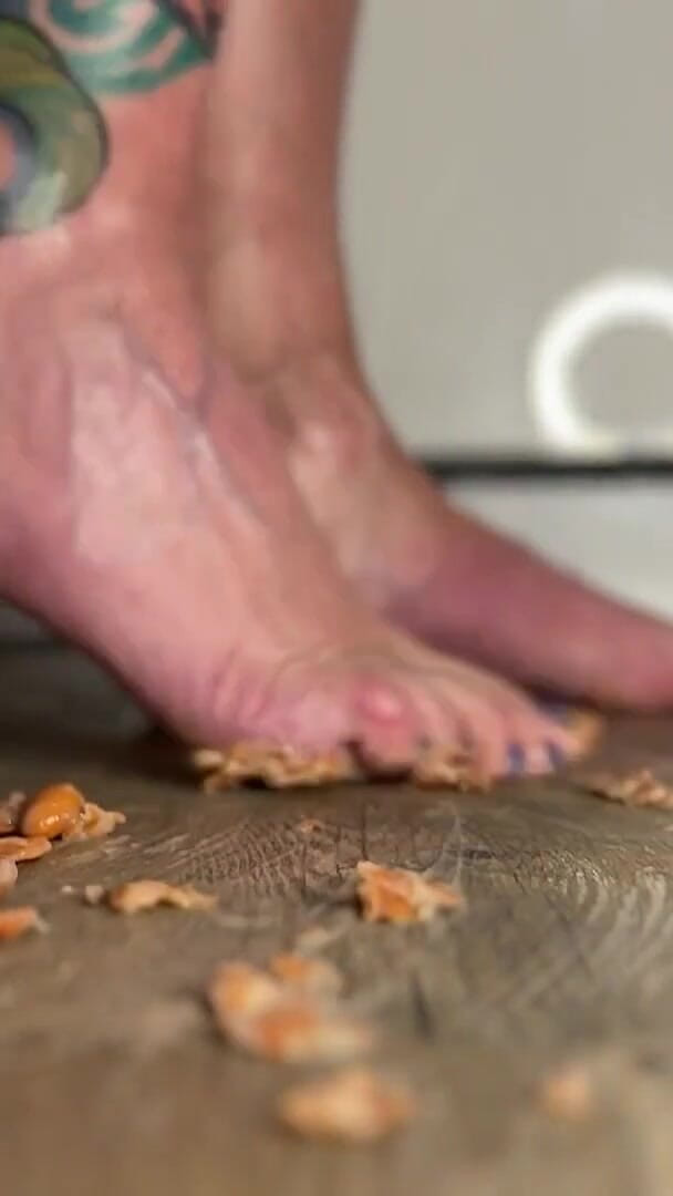 Naomiperv Crushing and Stomping Food with Her Heels and Sole (NaomiPerv) Naomiperv Crushing and Stomping Food with Her Heels and Sole (NaomiPerv)