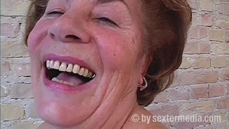 Sextermedia by Pete: Old Granny Vera Wants to Swallow Cum