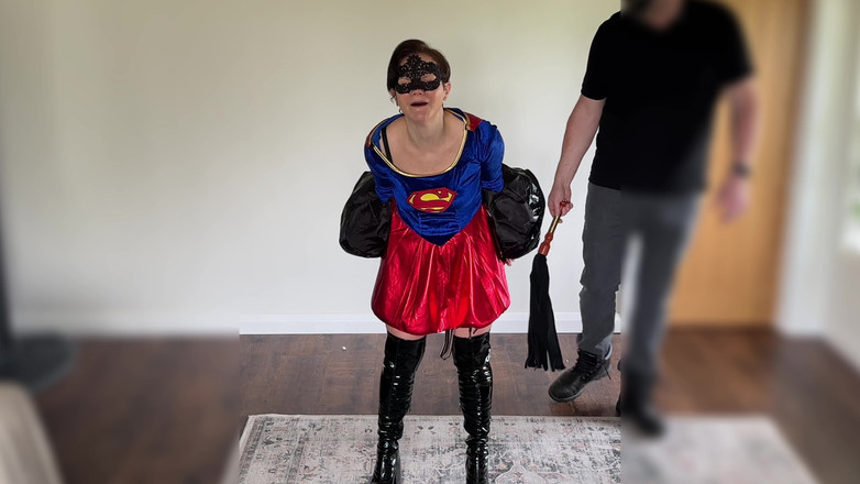 Queen-Lucy: 超级女英雄被抓获，被束缚，被堵嘴并被抚摸，鞭打，被挑逗，捆绑SM