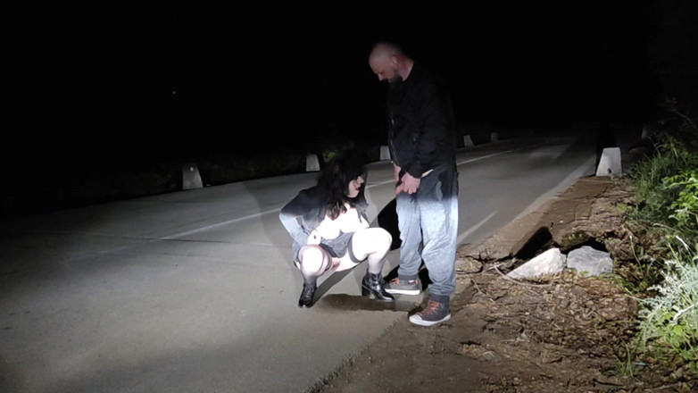 Toilet Mommy: Tato stará děvka miluje dělat na silnici