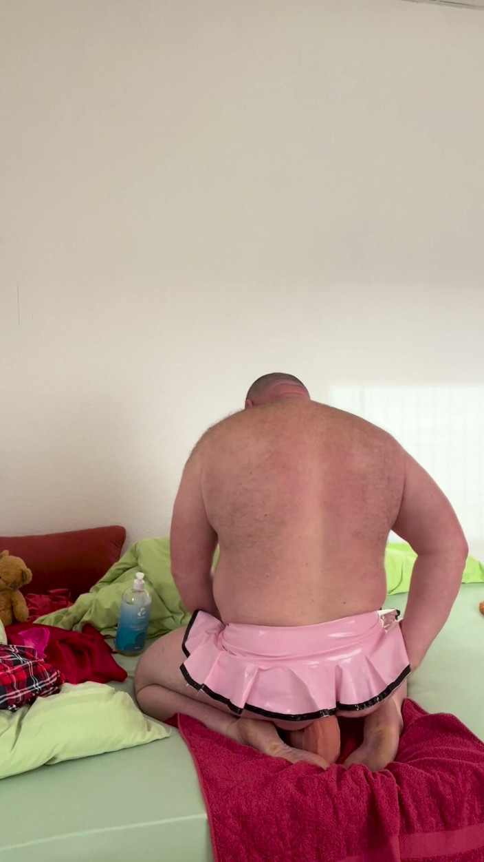 Hornyboi079: Gros gode par derrière, étirements anaux