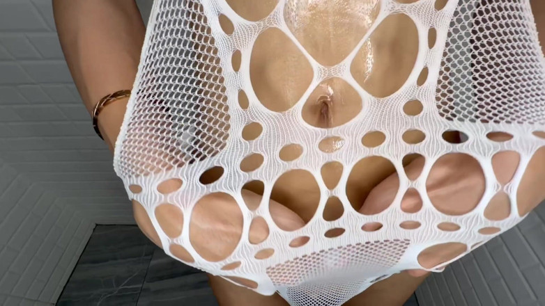 Hollywood Makowski: Ladyboy xaya có bộ ngực tuyệt vời, cặp mông đẹp và...