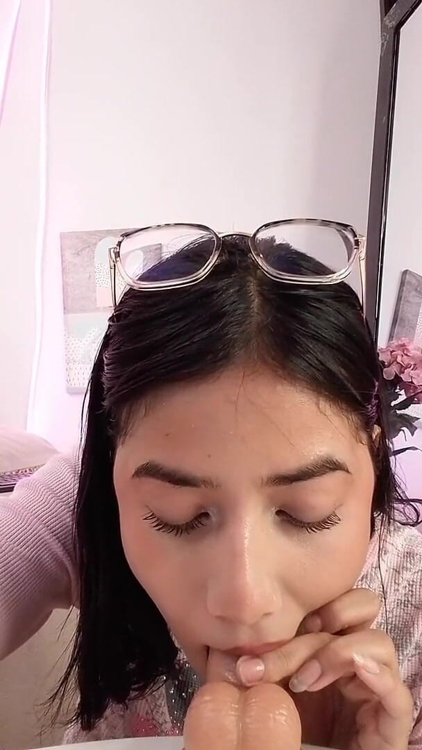 I Suck Your Penis and I Am a Latina Who Loves Having Milk Left in Her Mouth (Yvettewill) I Suck Your Penis and I Am a Latina Who Loves Having Milk Left in Her Mouth (Yvettewill)