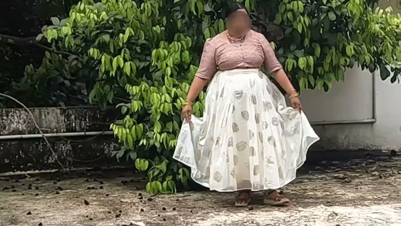 Anne Ipe: Naughty Bodist Dari India Santai Luar Berbogel, Makan Buah-buahan Segar...