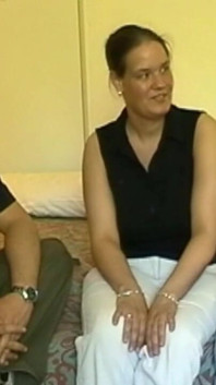Kerstin เปิดกล้องเย็ดบนเตียง