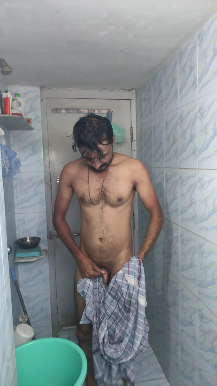 UltraHotBoy69: Get Bath Nude with Face