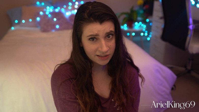 Ariel King: パパは寝る前に宿題をしなくていいって言ってた 代わりにパパのチンポをしゃぶったら