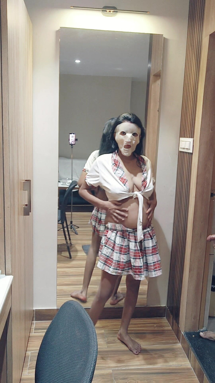Nisha bhabhi ki chudai: デジ・バビはデジスタイルで夫とファックします。