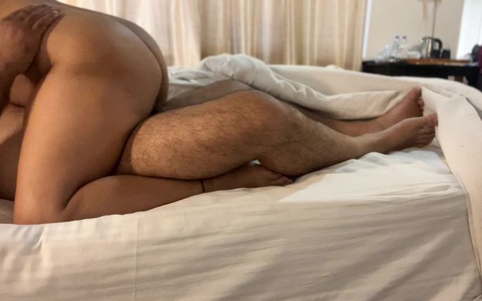 BadMash_Bhabhi: Ošukal Mosi v hotelu Hindské audio