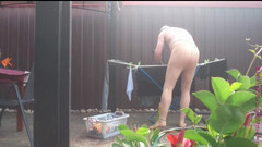 Carmen_Nylonjunge: Ropa colgante en medias 1