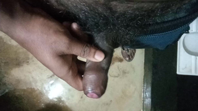 John Denver: Nữ sinh viên Ấn Độ lần đầu tiên làm tình với âm hộ khít...