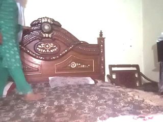 Zoya Khan: Zoya Khan odada seks s1: bölüm 2