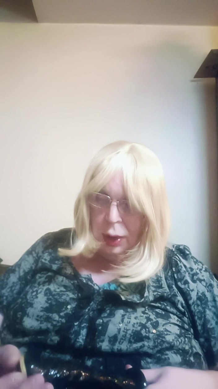 Stephanie-Nicole-TV: Reviewing Some New Toys.